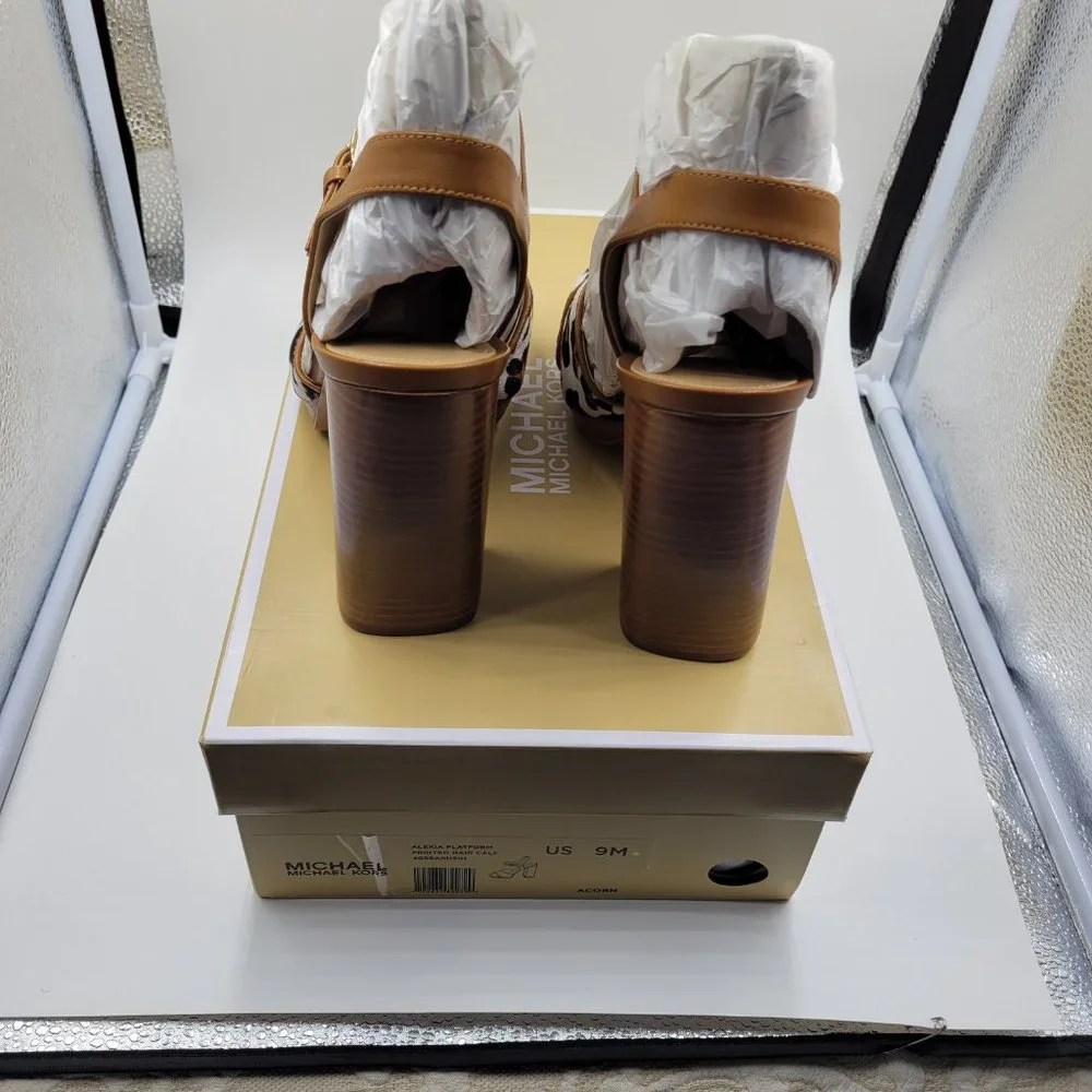 Michael Kors Sandal - Picture 3 of 4